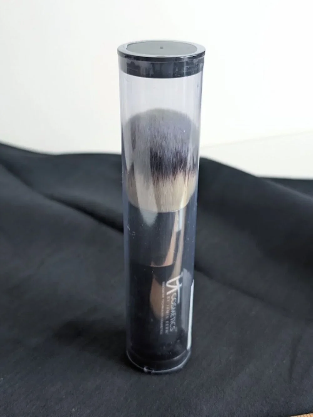 NEW It Cosmetics by Jamie Kern Powder & Bronzer Brush Sealed
